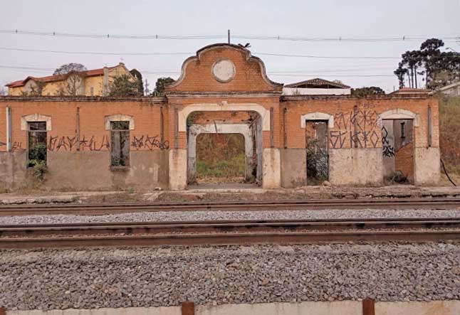 Estação de Maylasky e Estação Canguera